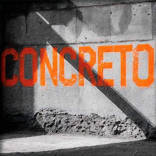 Pared con la palabra concreto pintada en ella
