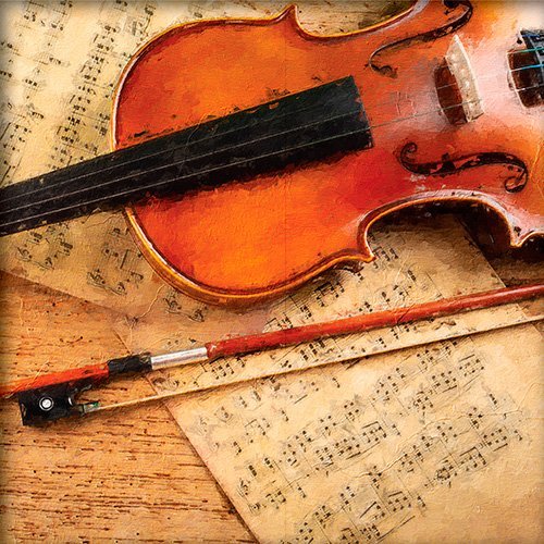 Detalle de un violin con partituras de musica