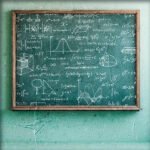 Un pizarra llena de formulas matematicas